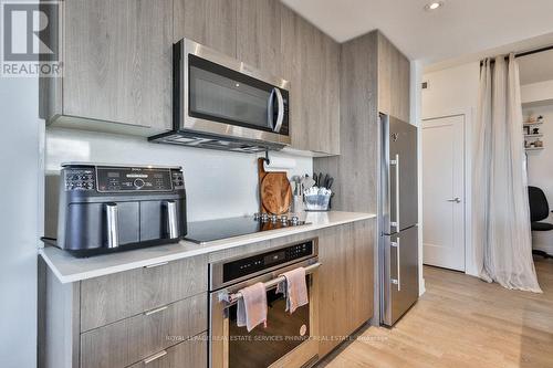 #3633 -5 Mabelle Ave, Toronto, ON - Indoor Photo Showing Kitchen