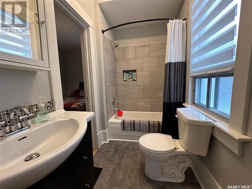 1272 97Th Street, North Battleford, SK - Indoor Photo Showing Bathroom