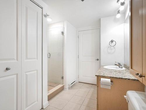 Bathroom - 1303-1280 Rue St-Jacques, Montréal (Ville-Marie), QC - Indoor Photo Showing Bathroom