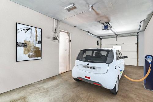 Garage - 1080 Rue Parnasse, Brossard, QC - Indoor Photo Showing Garage