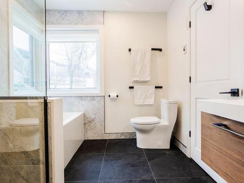 Salle de bains attenante Ã  la CCP - 94 Av. Beloeil, Montréal (Outremont), QC - Indoor Photo Showing Bathroom