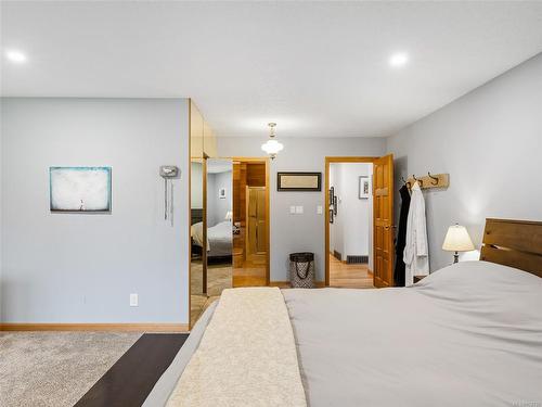5189 Compton Rd, Port Alberni, BC - Indoor Photo Showing Bedroom