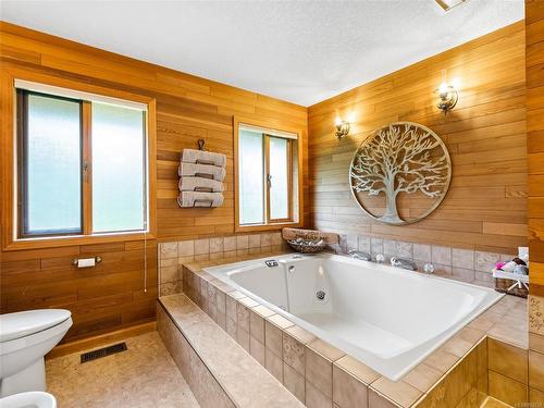 5189 Compton Rd, Port Alberni, BC - Indoor Photo Showing Bathroom