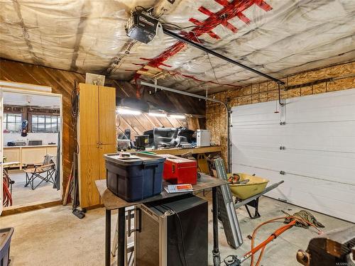 5189 Compton Rd, Port Alberni, BC - Indoor Photo Showing Garage