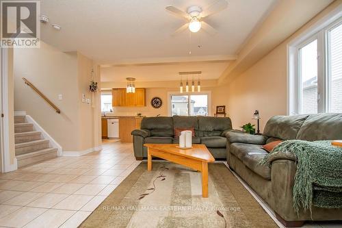 37 Gunsolus Road, Kawartha Lakes, ON - Indoor Photo Showing Living Room