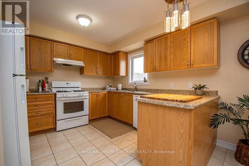 37 Gunsolus Road, Kawartha Lakes, ON - Indoor Photo Showing Kitchen With Double Sink
