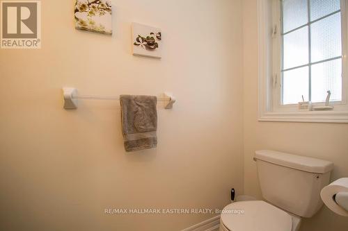 37 Gunsolus Road, Kawartha Lakes, ON - Indoor Photo Showing Bathroom