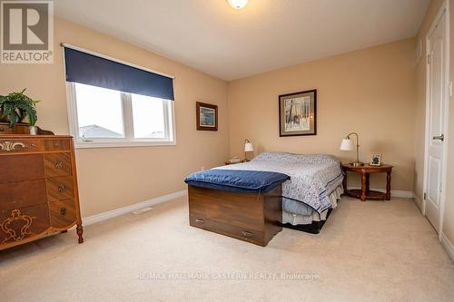 37 Gunsolus Road, Kawartha Lakes, ON - Indoor Photo Showing Bedroom