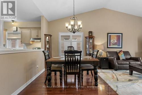 12 Conrad Place, Grimsby, ON - Indoor Photo Showing Dining Room