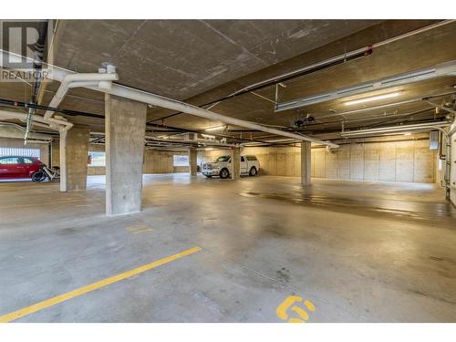 5003 Oleander Drive Unit# 303, Osoyoos, BC - Indoor Photo Showing Garage