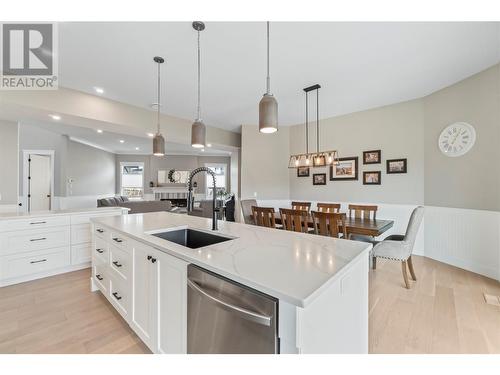 2699 Ridgemount Drive, West Kelowna, BC - Indoor Photo Showing Kitchen With Upgraded Kitchen