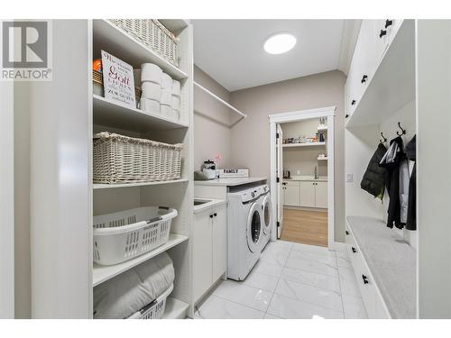 2699 Ridgemount Drive, West Kelowna, BC - Indoor Photo Showing Laundry Room