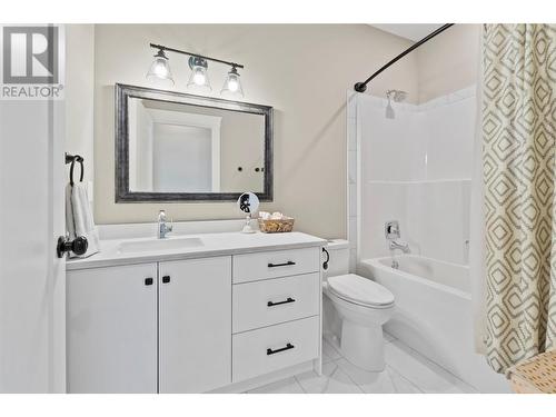 2699 Ridgemount Drive, West Kelowna, BC - Indoor Photo Showing Bathroom