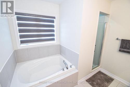 92 Tumblewood Pl, Welland, ON - Indoor Photo Showing Bathroom
