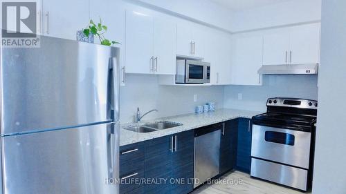 #1153 -258A Sunview St, Waterloo, ON - Indoor Photo Showing Kitchen With Double Sink With Upgraded Kitchen