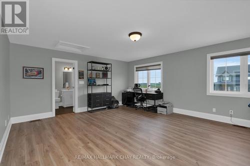 28 Thoroughbred Dr, Oro-Medonte, ON - Indoor