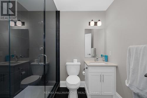 28 Thoroughbred Dr, Oro-Medonte, ON - Indoor Photo Showing Bathroom