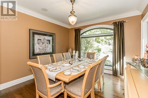 1 Pierce Court, Springwater, ON - Indoor Photo Showing Dining Room