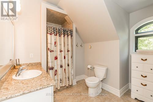 1 Pierce Court, Springwater, ON - Indoor Photo Showing Bathroom