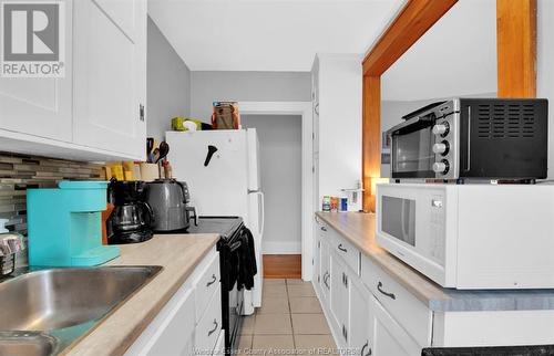1525 Dufferin, Windsor, ON - Indoor Photo Showing Kitchen