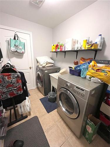 778 Ninth Avenue, Hamilton, ON - Indoor Photo Showing Laundry Room