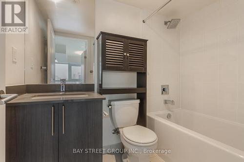1615 - 400 Adelaide Street E, Toronto, ON - Indoor Photo Showing Bathroom