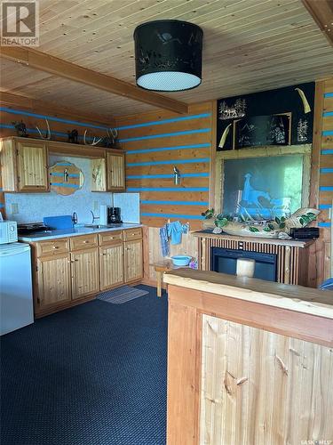 Paradis-Cunningham Quarter, Lintlaw, SK - Indoor Photo Showing Kitchen
