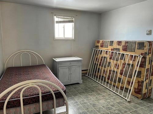 Bedroom - 224 1Re Avenue, Belleterre, QC - Indoor Photo Showing Bedroom