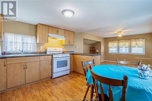 9480 Longwoods Road Unit# 23, Chatham, ON - Indoor Photo Showing Kitchen