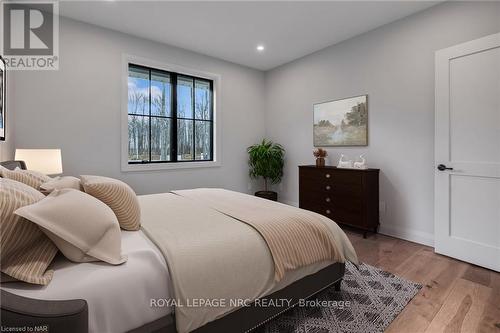 31829 Marshville Drive, Wainfleet, ON - Indoor Photo Showing Bedroom