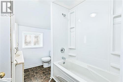 216/218 Denmark Street, Meaford, ON - Indoor Photo Showing Bathroom