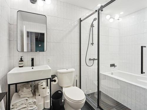 Bathroom - 205-90 Rue Des Soeurs-Grises, Montréal (Ville-Marie), QC - Indoor Photo Showing Bathroom