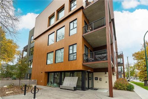 303 958 Mcmillan Avenue, Winnipeg, MB - Outdoor With Balcony With Facade