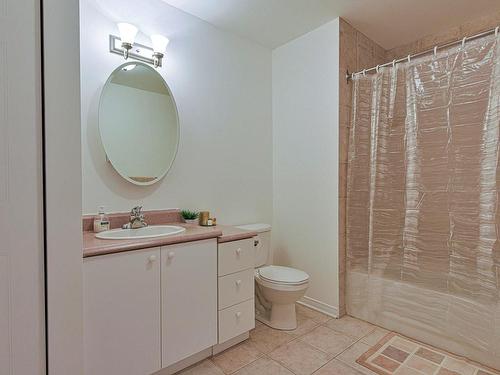 Salle de bains - 606-1530 Av. Victoria, Longueuil (Greenfield Park), QC - Indoor Photo Showing Bathroom