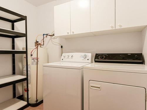 Salle de lavage - 606-1530 Av. Victoria, Longueuil (Greenfield Park), QC - Indoor Photo Showing Laundry Room