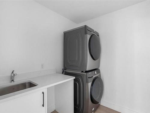 915 Greystone Pl, Langford, BC - Indoor Photo Showing Laundry Room