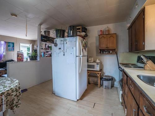1226 Lawlor Rd, Nanaimo, BC - Indoor Photo Showing Kitchen