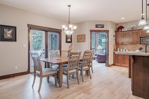 5172 Riverside Close, Fairmont Hot Springs, BC - Indoor Photo Showing Dining Room