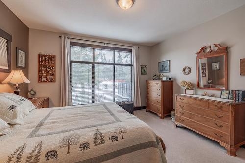 5172 Riverside Close, Fairmont Hot Springs, BC - Indoor Photo Showing Bedroom