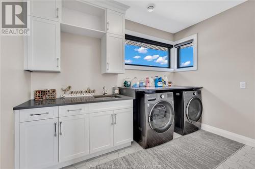 6061 Pike Road, Amherstburg, ON - Indoor Photo Showing Laundry Room