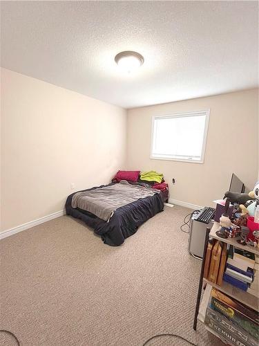 126 Chester Avenue, Hamilton, ON - Indoor Photo Showing Bedroom