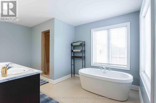 38 Richmond Park Drive, Georgina, ON - Indoor Photo Showing Bathroom