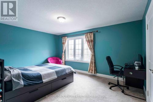 38 Richmond Park Drive, Georgina, ON - Indoor Photo Showing Bedroom