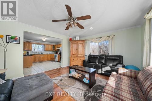1149 County Road 5, Prince Edward County, ON - Indoor Photo Showing Living Room