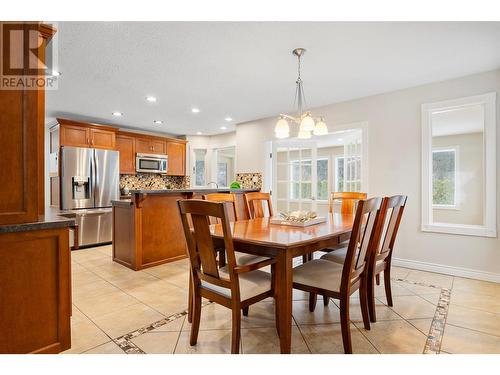 1573 Mountain View Drive, Revelstoke, BC - Indoor Photo Showing Dining Room