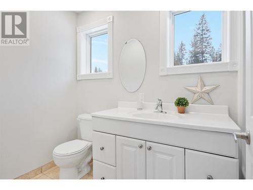 1573 Mountain View Drive, Revelstoke, BC - Indoor Photo Showing Bathroom