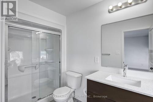 #56 -1781 Henrica Ave E, London, ON - Indoor Photo Showing Bathroom