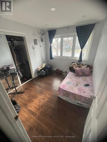 410 Elmwood Ave, Hamilton, ON - Indoor Photo Showing Bedroom