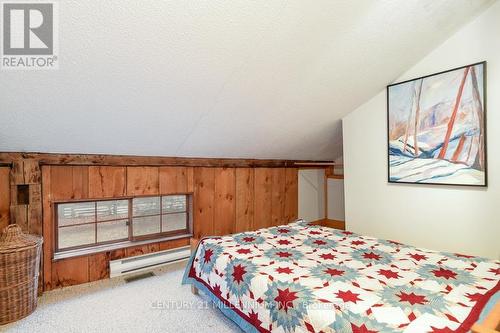 715 Bush St, Caledon, ON - Indoor Photo Showing Bedroom