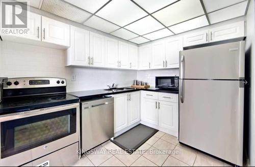 2003 - 3590 Kaneff Crescent, Mississauga, ON - Indoor Photo Showing Kitchen With Stainless Steel Kitchen